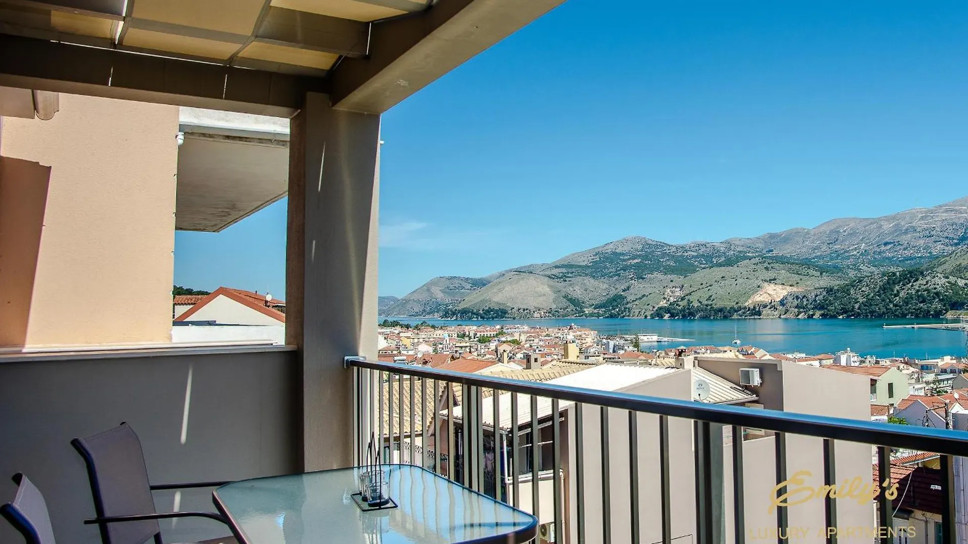 Emily'S Luxury Apartments Αργοστόλι