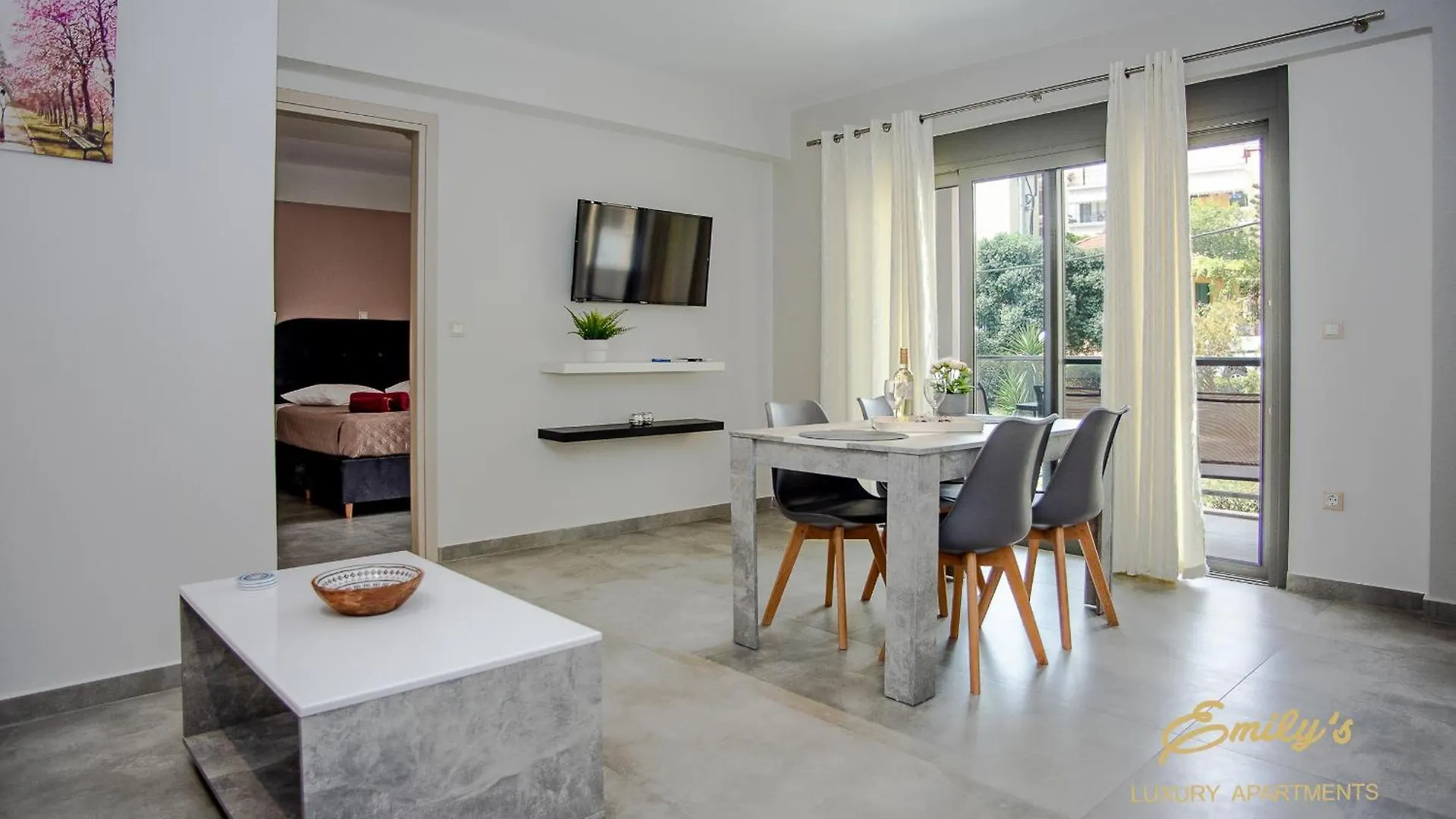 Emily'S Luxury Apartments Αργοστόλι 0*,