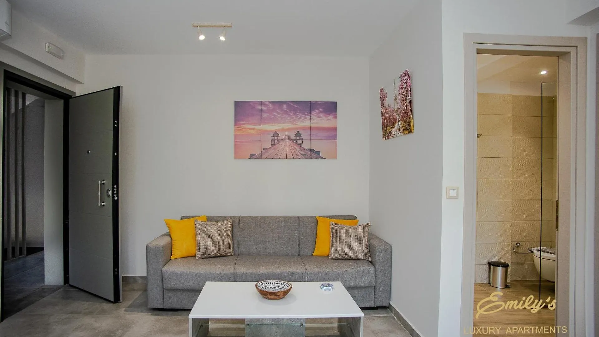 Emily'S Luxury Apartments Αργοστόλι