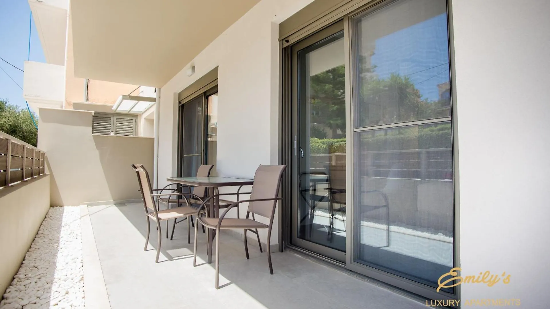 Emily'S Luxury Apartments Αργοστόλι