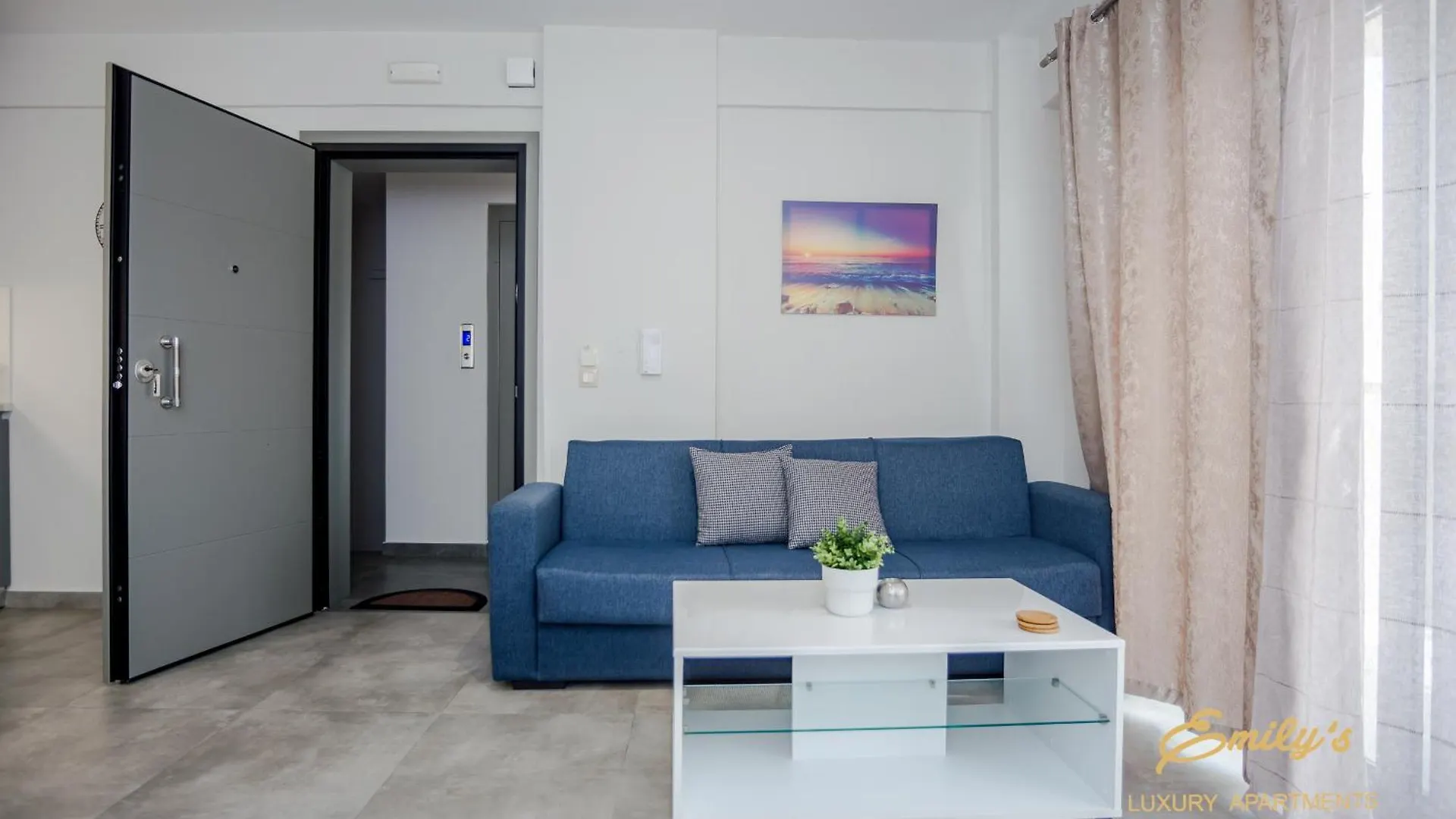 Emily'S Luxury Apartments Αργοστόλι
