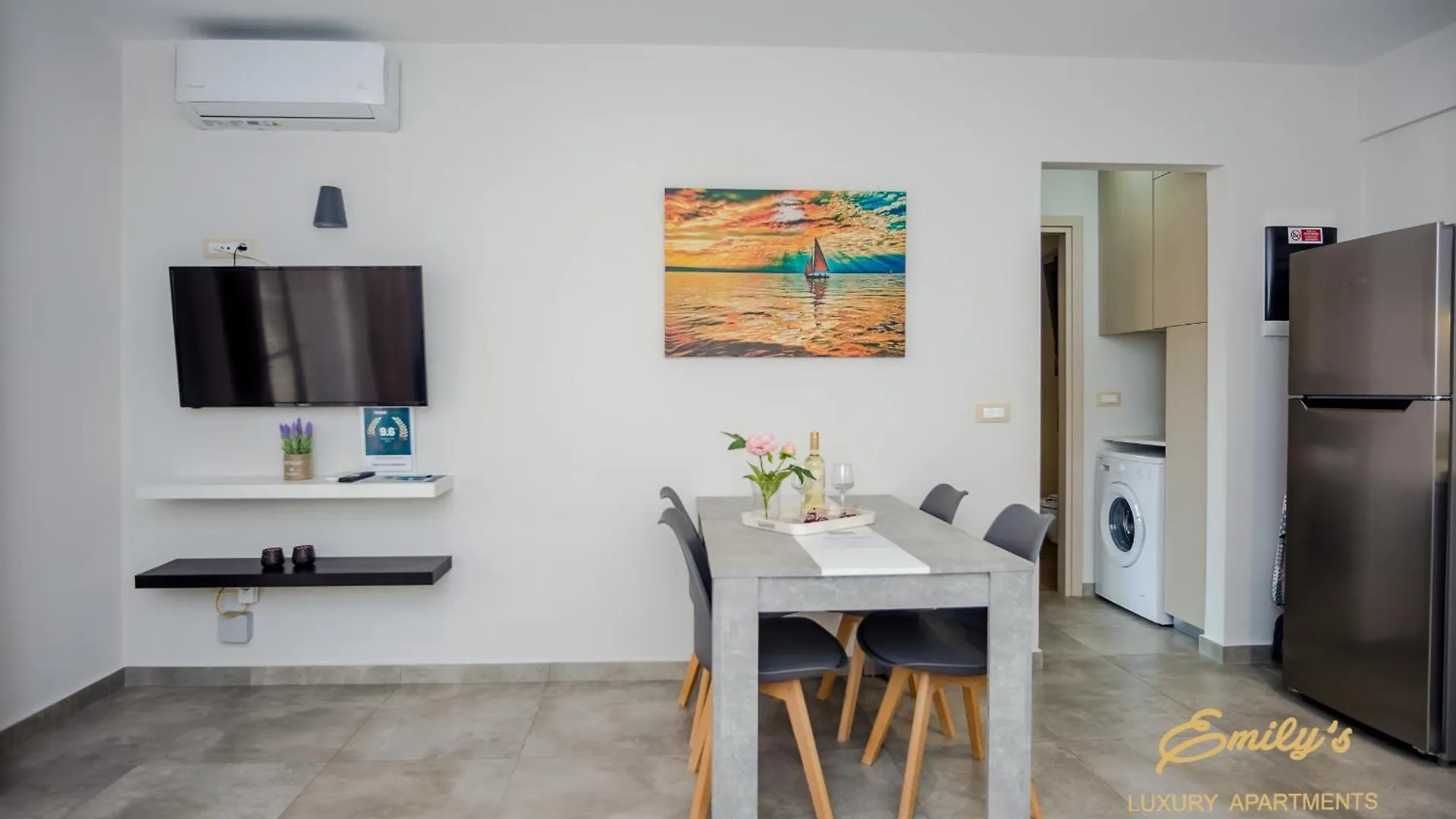 Emily'S Luxury Apartments Αργοστόλι