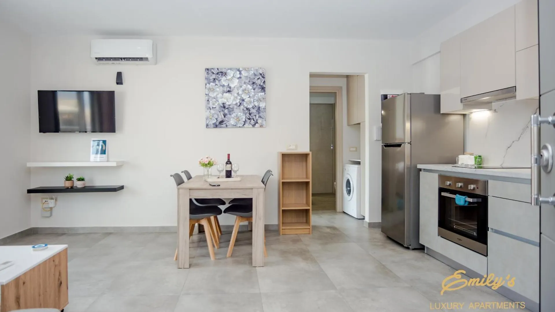 Emily'S Luxury Apartments Αργοστόλι 0*,